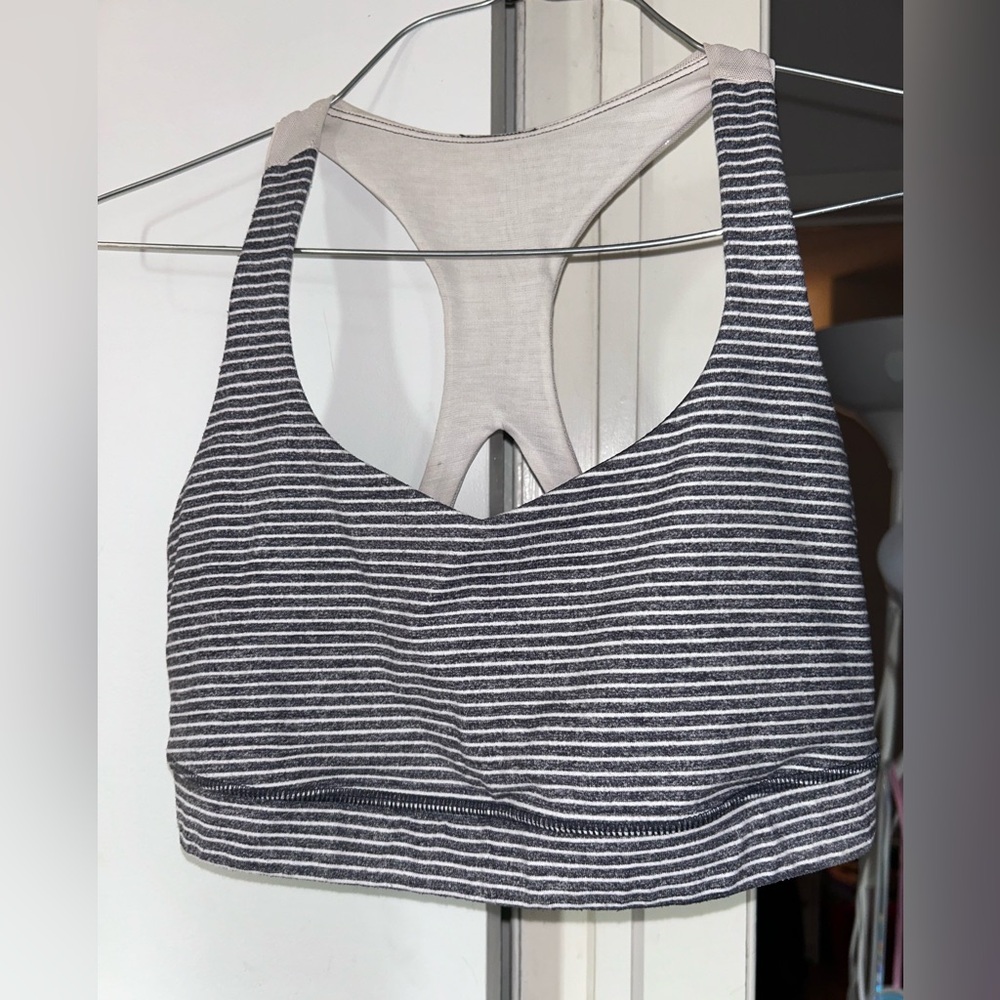 Lululemon sports bra (no cups)